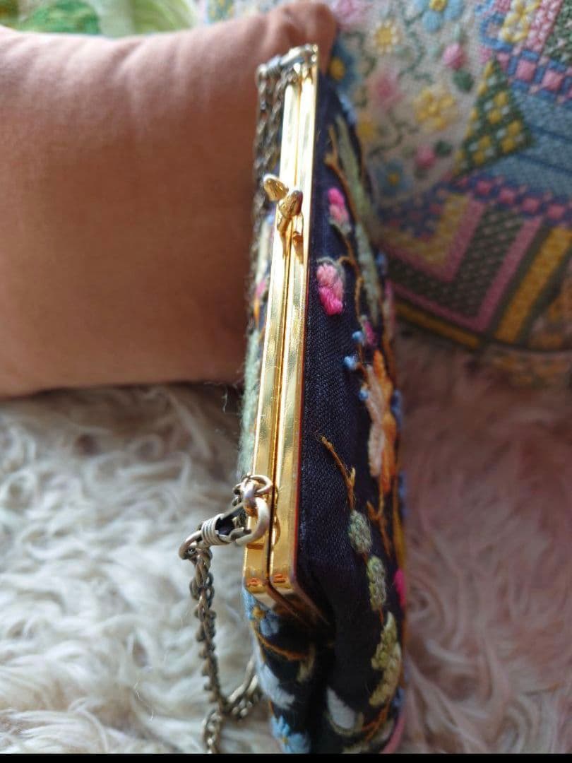 ニードルポイント　ロングチェーン　ポーチ