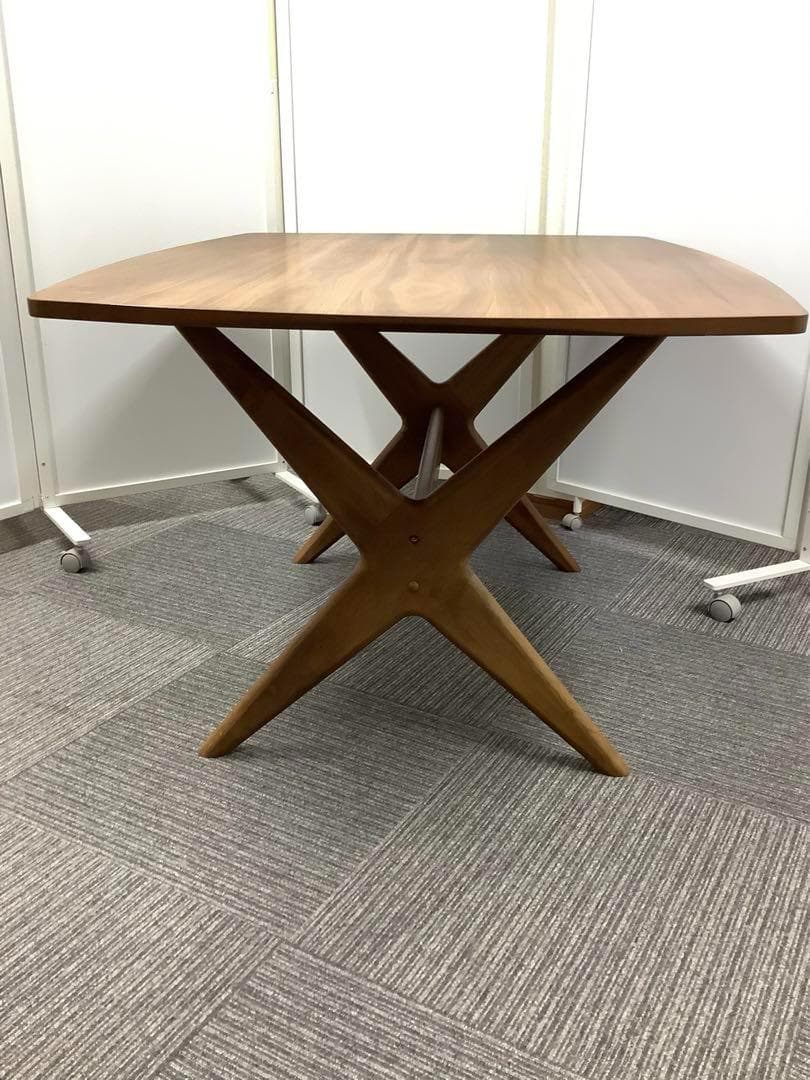 ニトリ リビングダイニングテーブルセット 椅子2脚 スツール付き