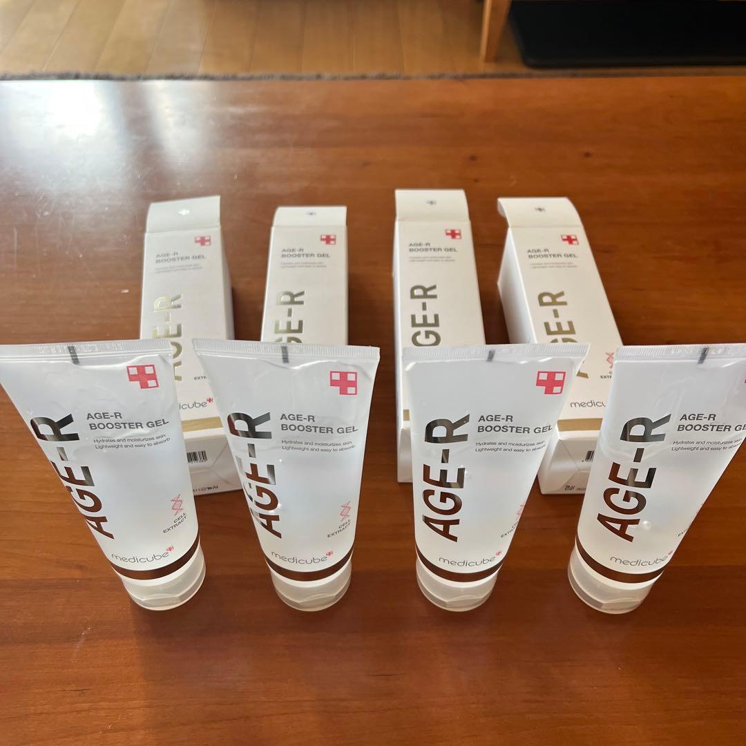 メディキューブ 美顔ローラー本体、スタンド、ジェル4本セット