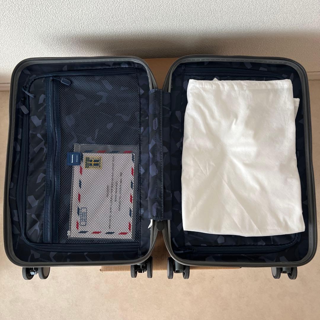 ✨新品未使用✨　　　　　　　　　　　　　　　　イノベーター　スーツケース