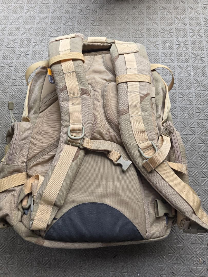 【放出品】３C CAMELBAK MAXIMUM GEAR キャメルバック