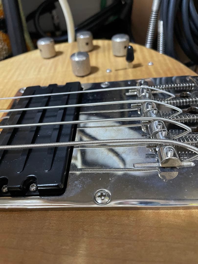 エレキベース　Ibanez ATK1300