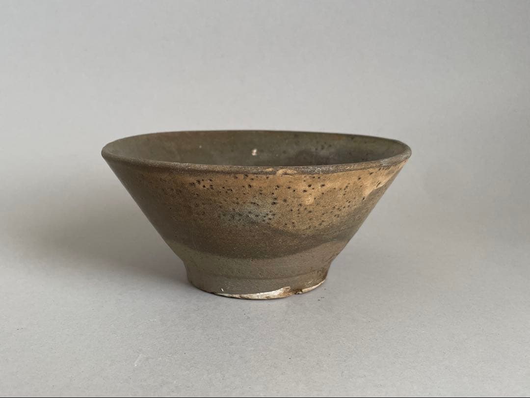 18世紀 壺屋焼 灰釉碗マカイ茶碗 琉球古陶 湧田焼 古我知焼 涌田 鉄釉 鉄絵