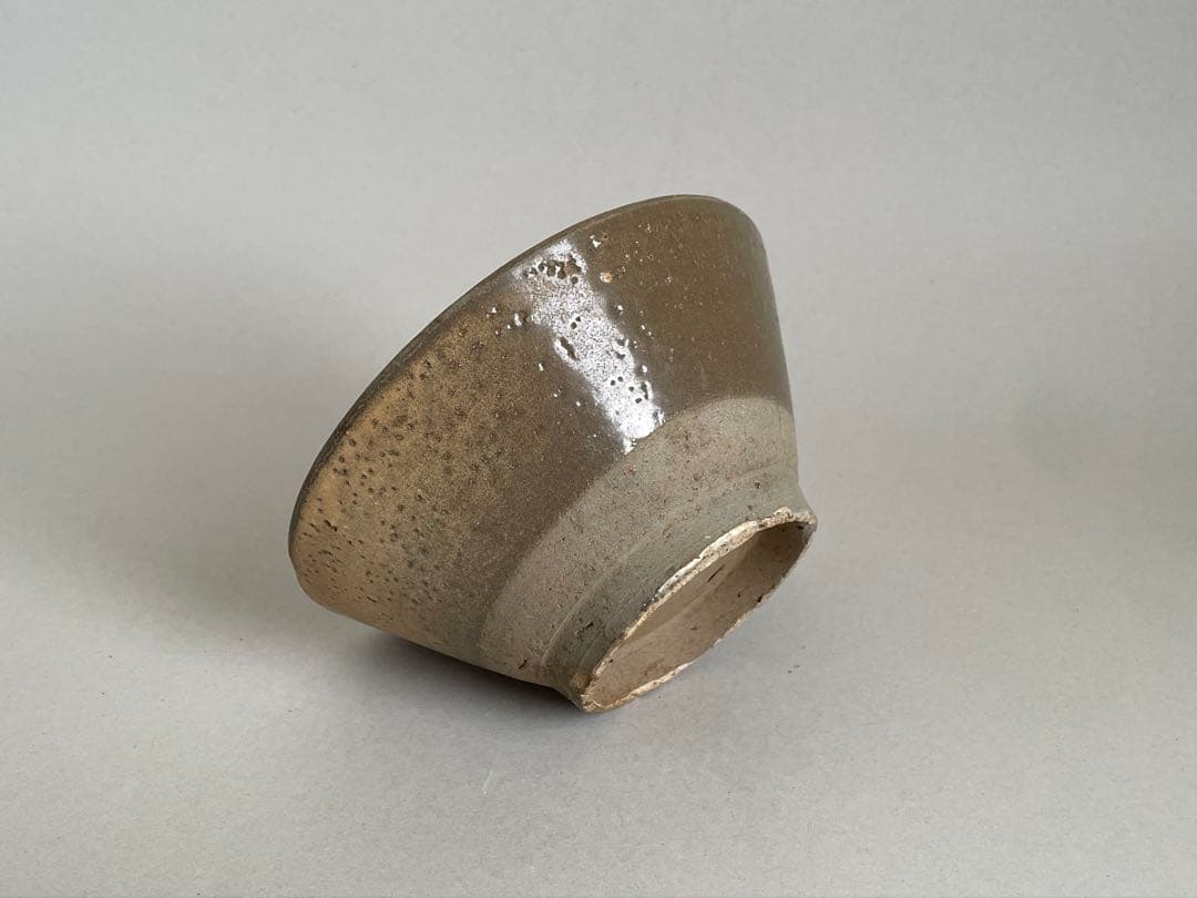 18世紀 壺屋焼 灰釉碗マカイ茶碗 琉球古陶 湧田焼 古我知焼 涌田 鉄釉 鉄絵