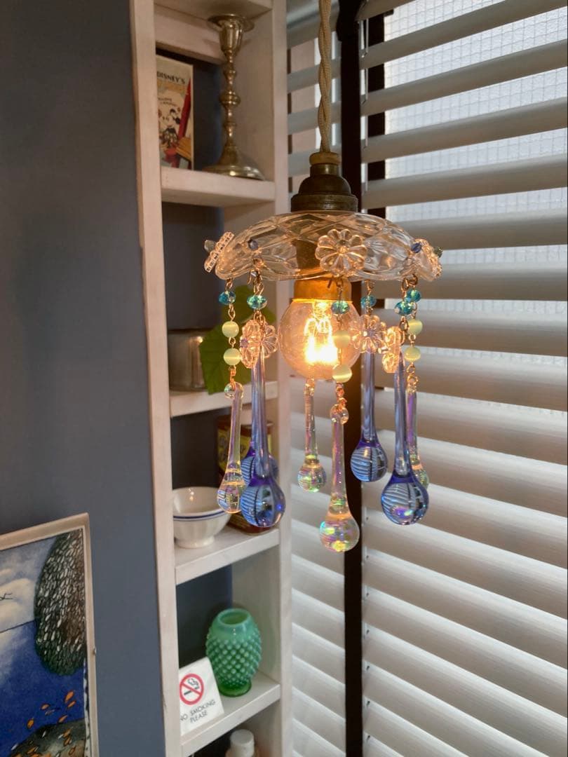 シャンデリア　1920年　フランス（青と虹）アンティーク　オパールセント