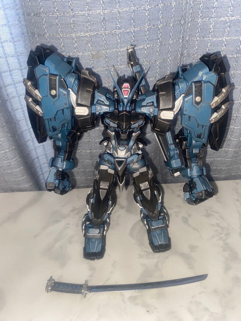 1/100 ガンダム　アストレイ　パワードレッド　プラモデル　塗装済　完成品