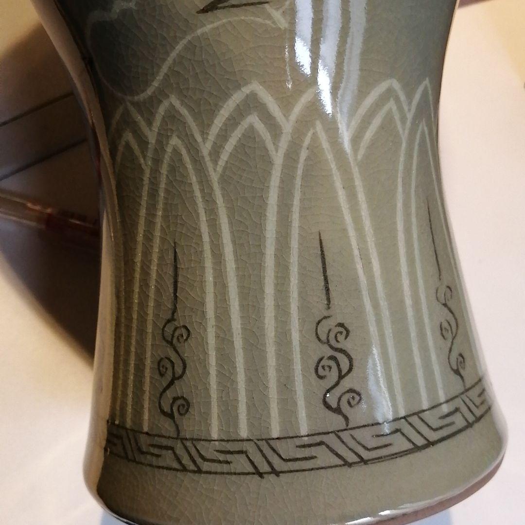 青磁壺　花瓶　色絵アンティーク？骨董？