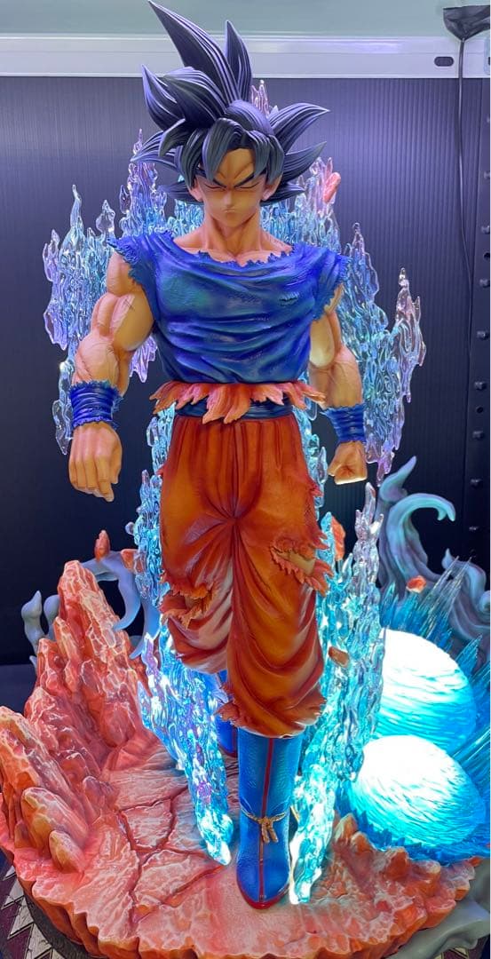 ドラゴンボール　孫悟空　身勝手の極意　フィギュア　ガレージキット