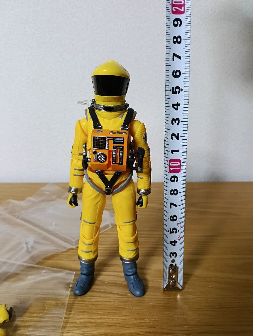 2001年宇宙の旅 スペーススーツ イエロー フィギュア MAFEX 箱なし