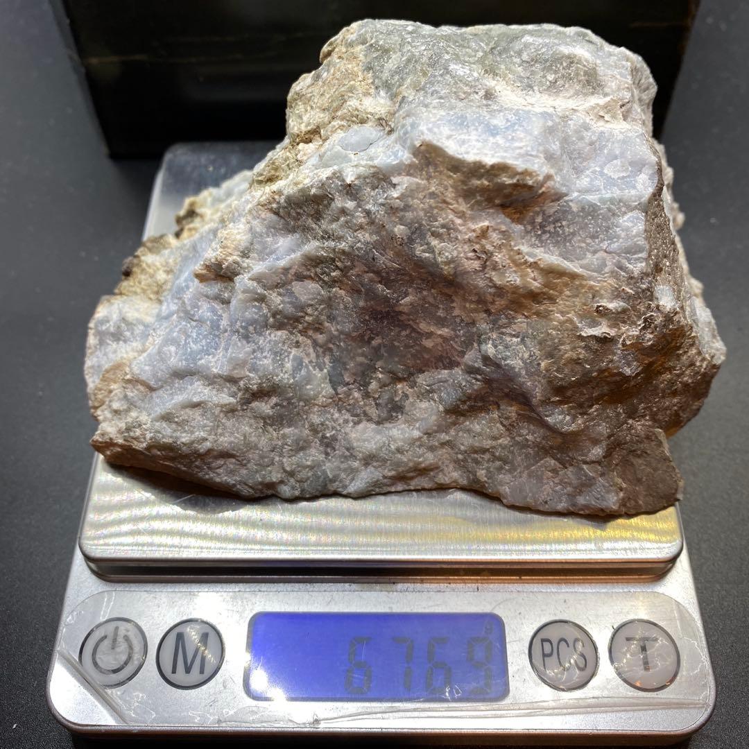 【P005】糸魚川　青翡翠　677g　天然石　原石　ヒスイ　パワーストーン　山石