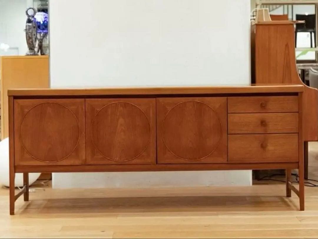 新春特別価格！美品！Nathan サークルサイドボード