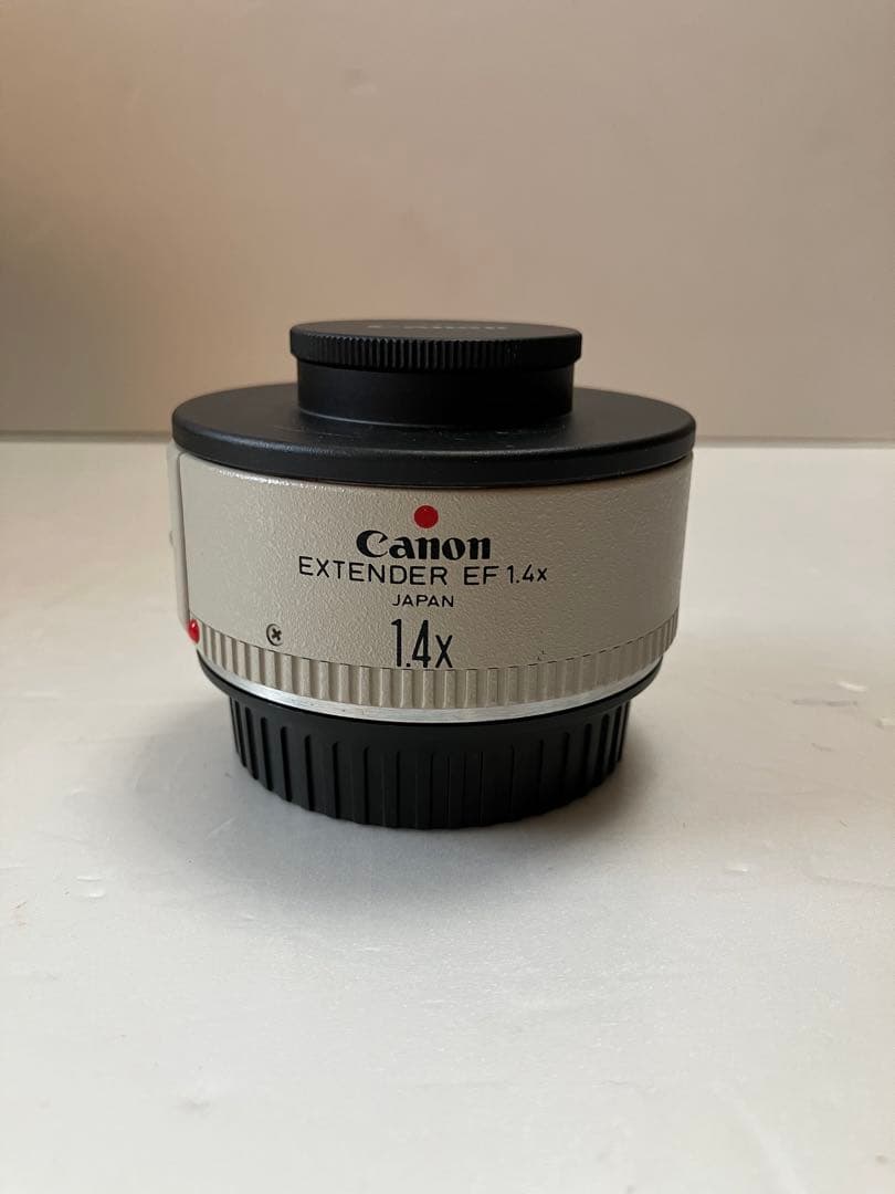 Canon Extender EF 1.4x、LP811ポーチ