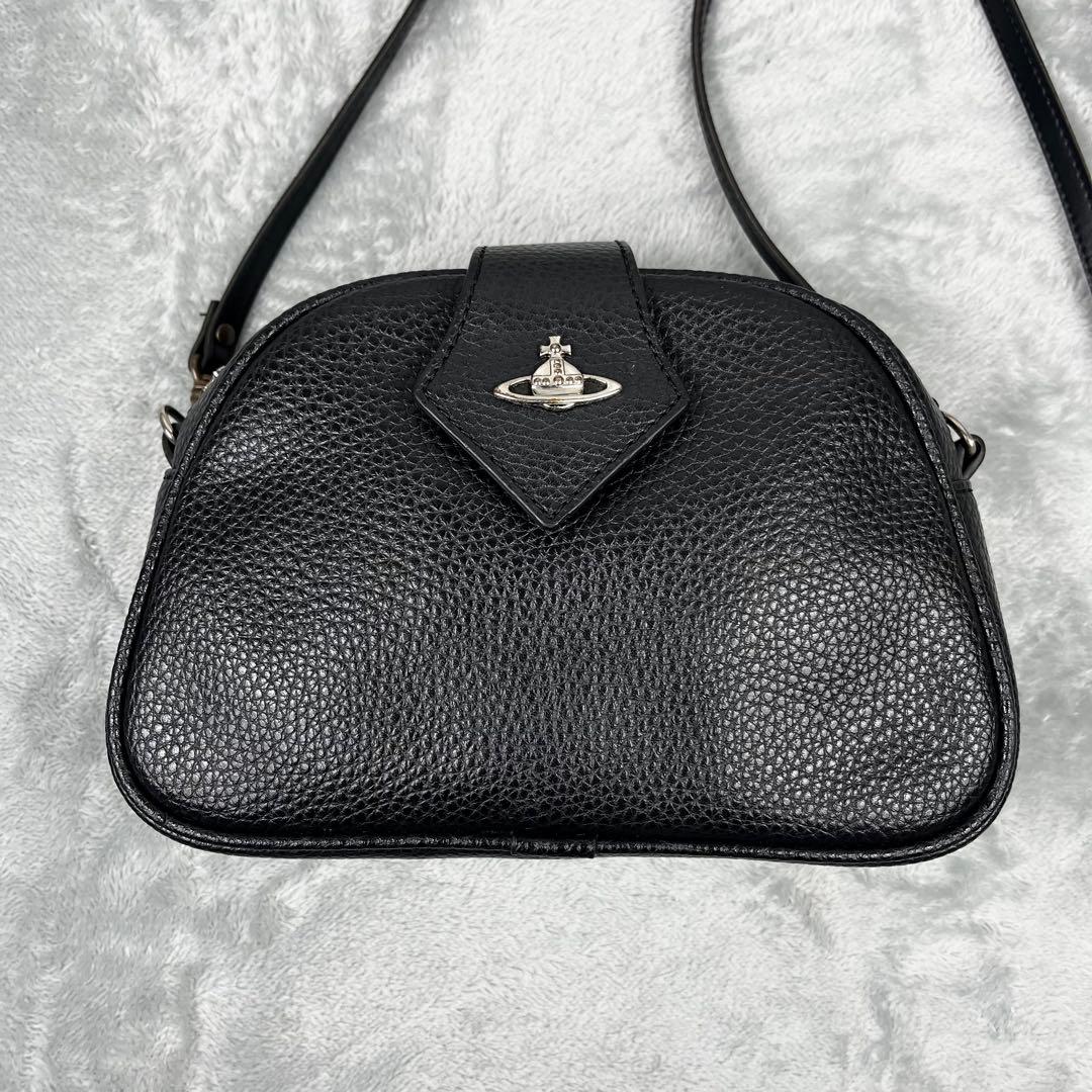 Vivienne Westwood ショルダーバッグ 斜め掛け◎ ブラック 黒