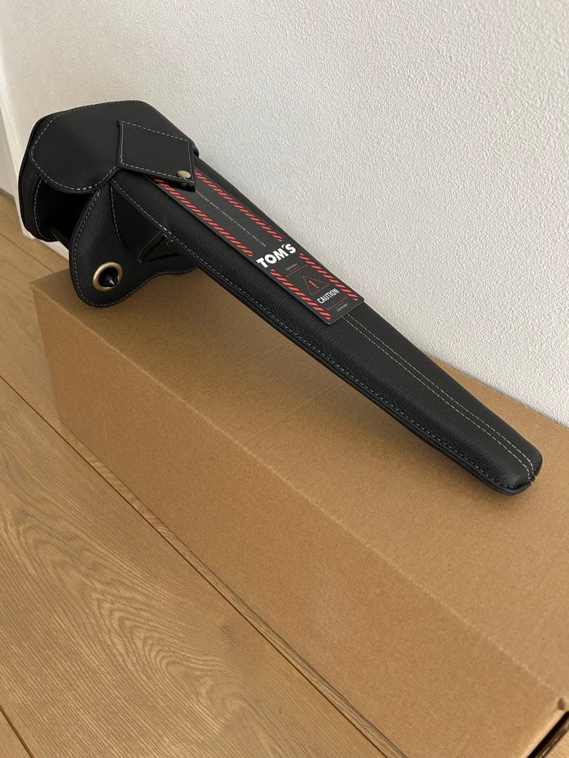 TOM'S ステアリングロック 黒 レザー調 ハンドルロック