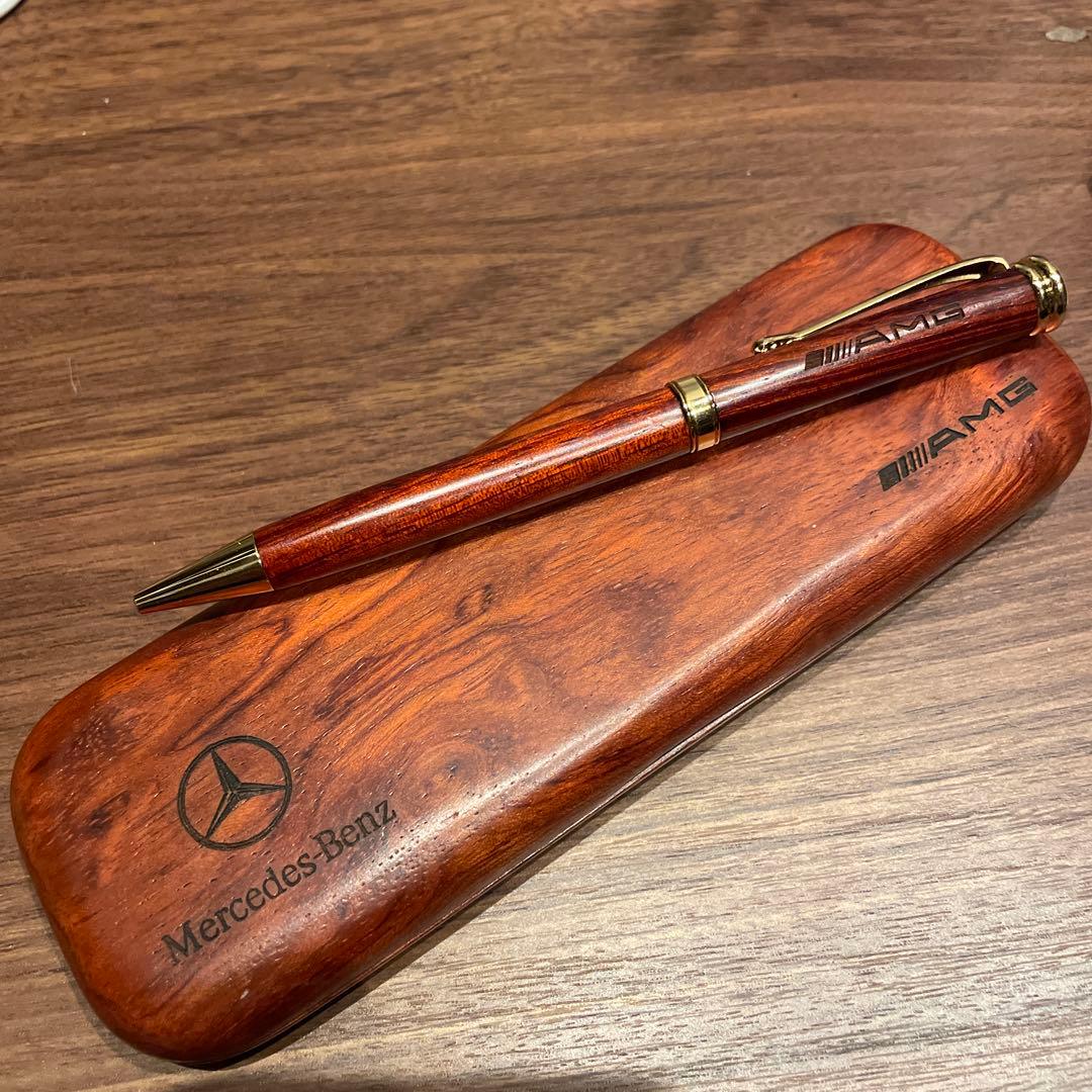 メルセデス・ベンツの、木製ボールペンになります。