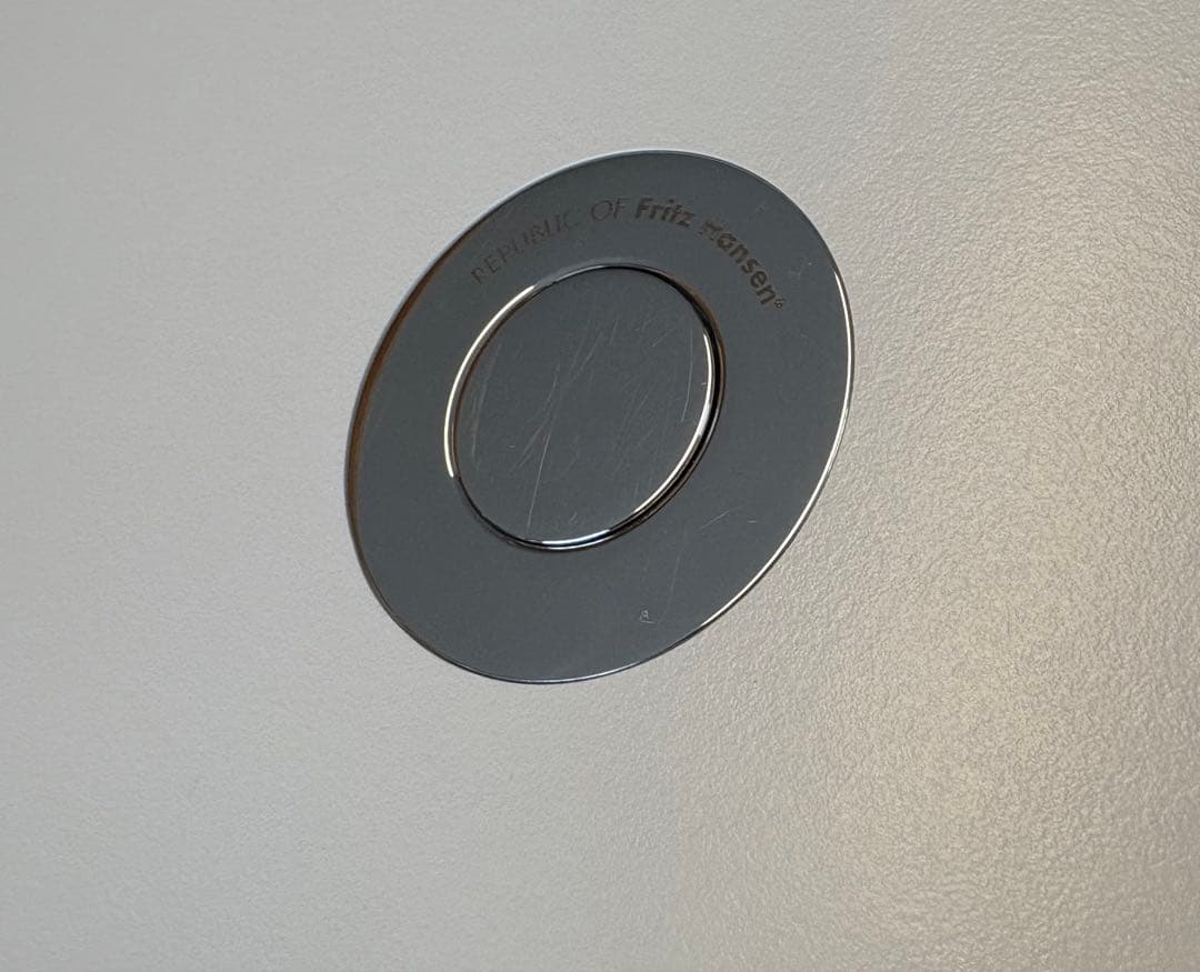 フリッツハンセン　リトルフレンド　サイドテーブル　ホワイト　昇降式　即購入可