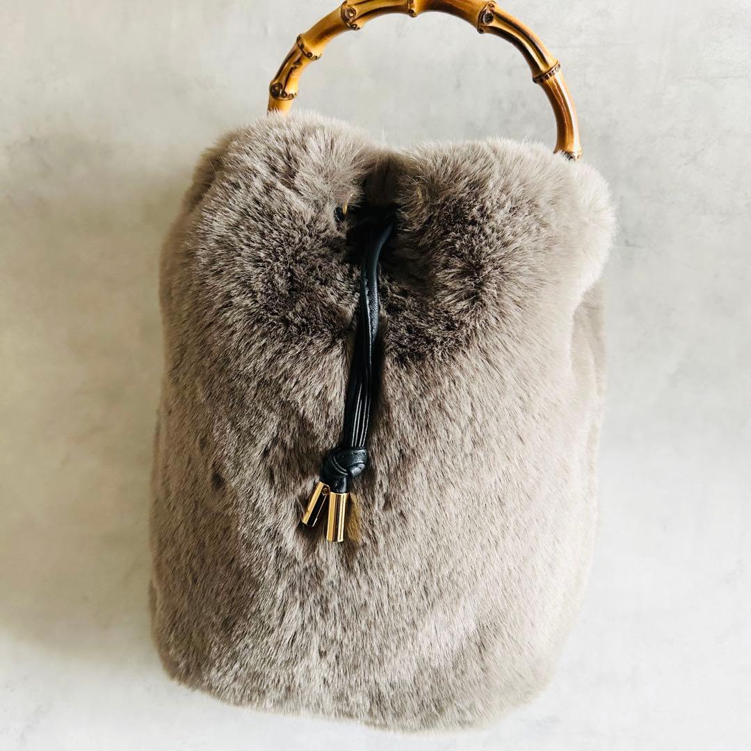 美品ヴィオラドーロファーバンブーハンドル巾着バック秋冬