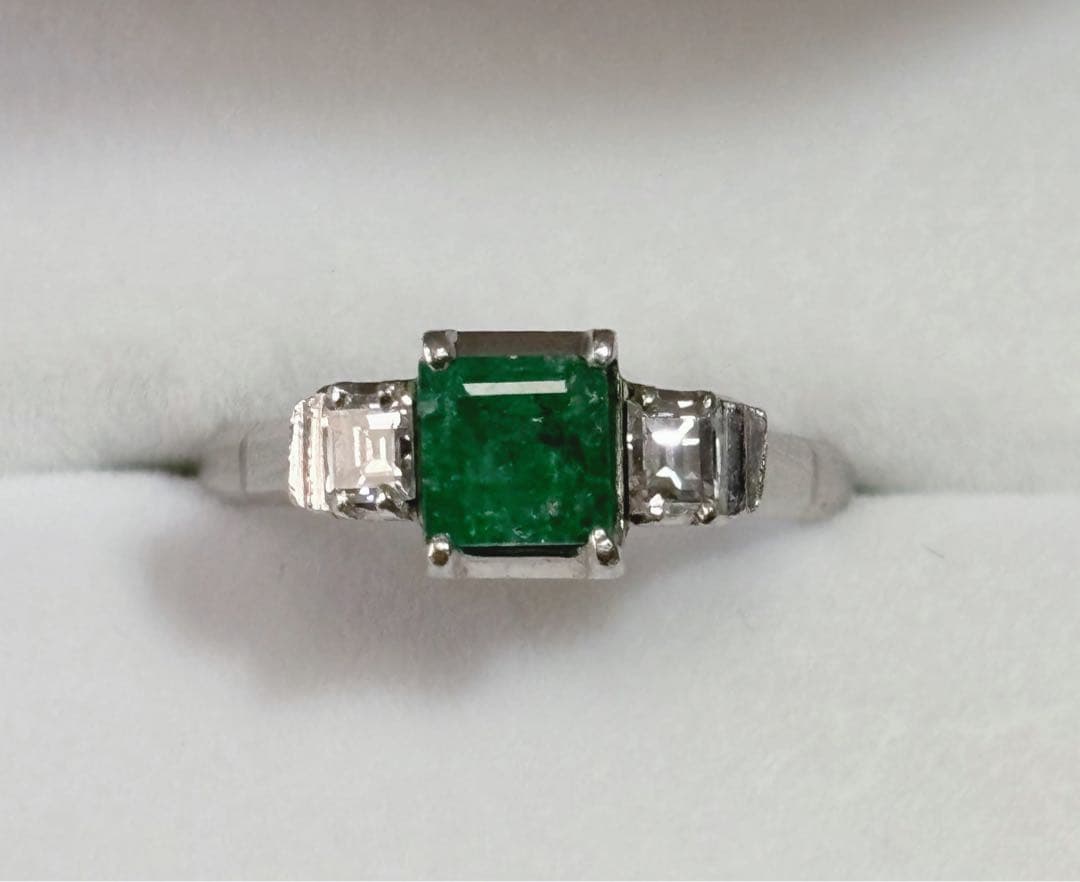 レトロ　エメラルド　ダイヤモンド　プラチナリング
