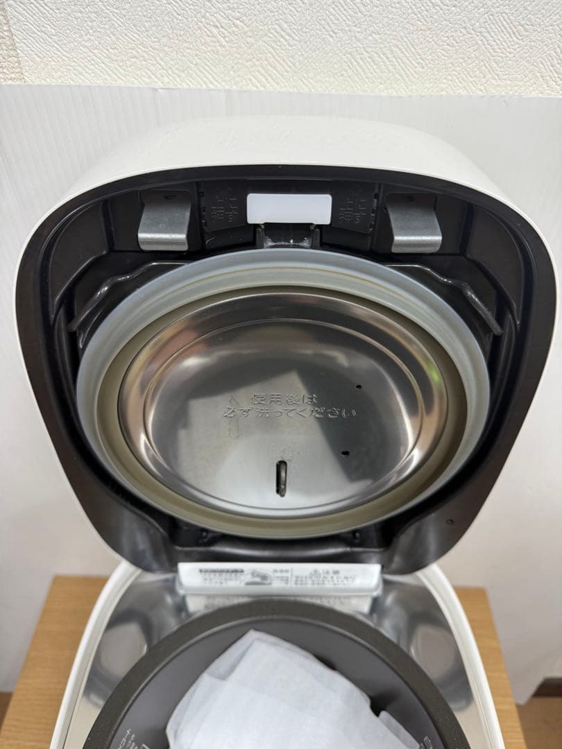 TOSHIBA 真空圧力IH炊飯器 RC-10VSR ホワイト