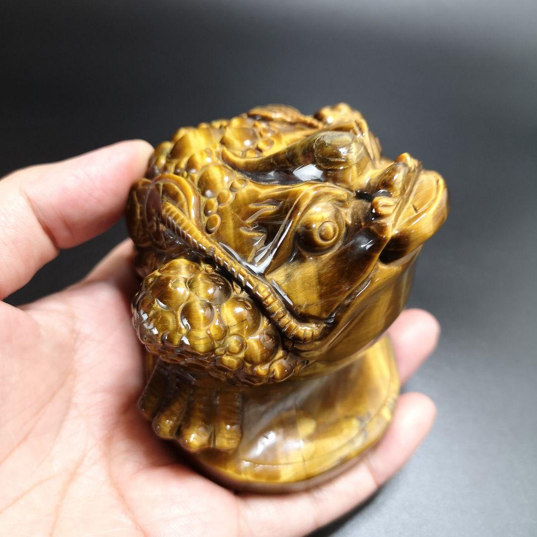 A16.宝石品質の三本足の蛙（金蟾）　三脚蛙　虎目石　タイガーアイ　珍品　天然石
