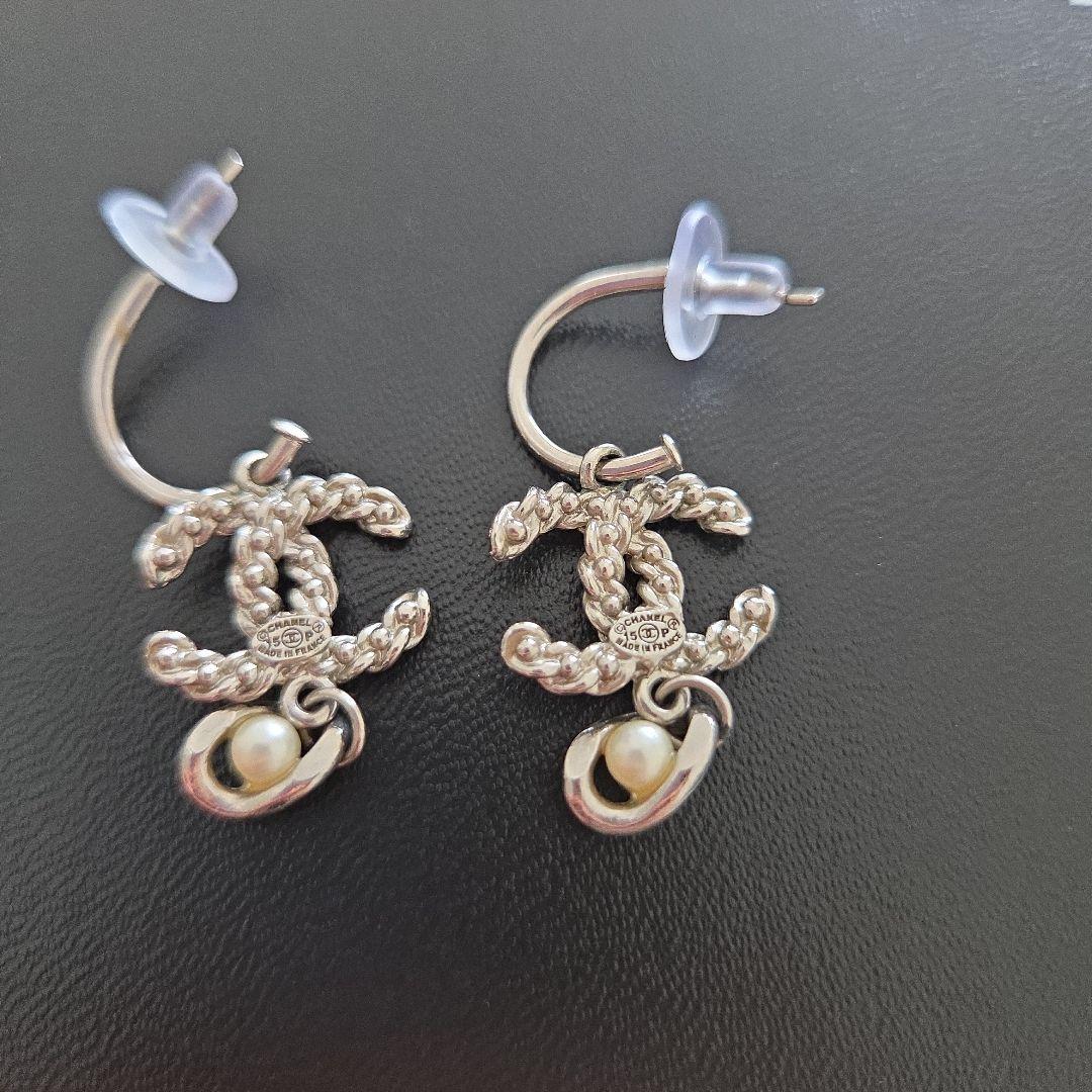 CHANEL CCロゴ シルバーピアス