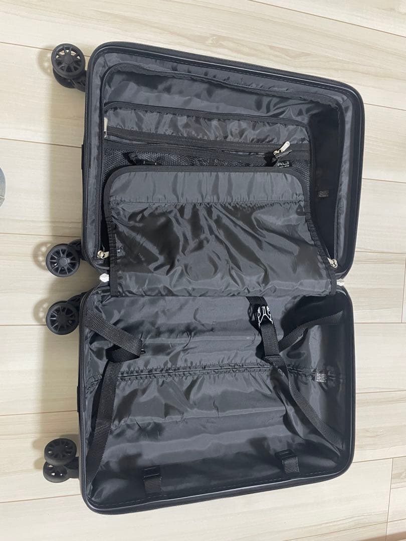 ブラックハードシェルキャリーケース