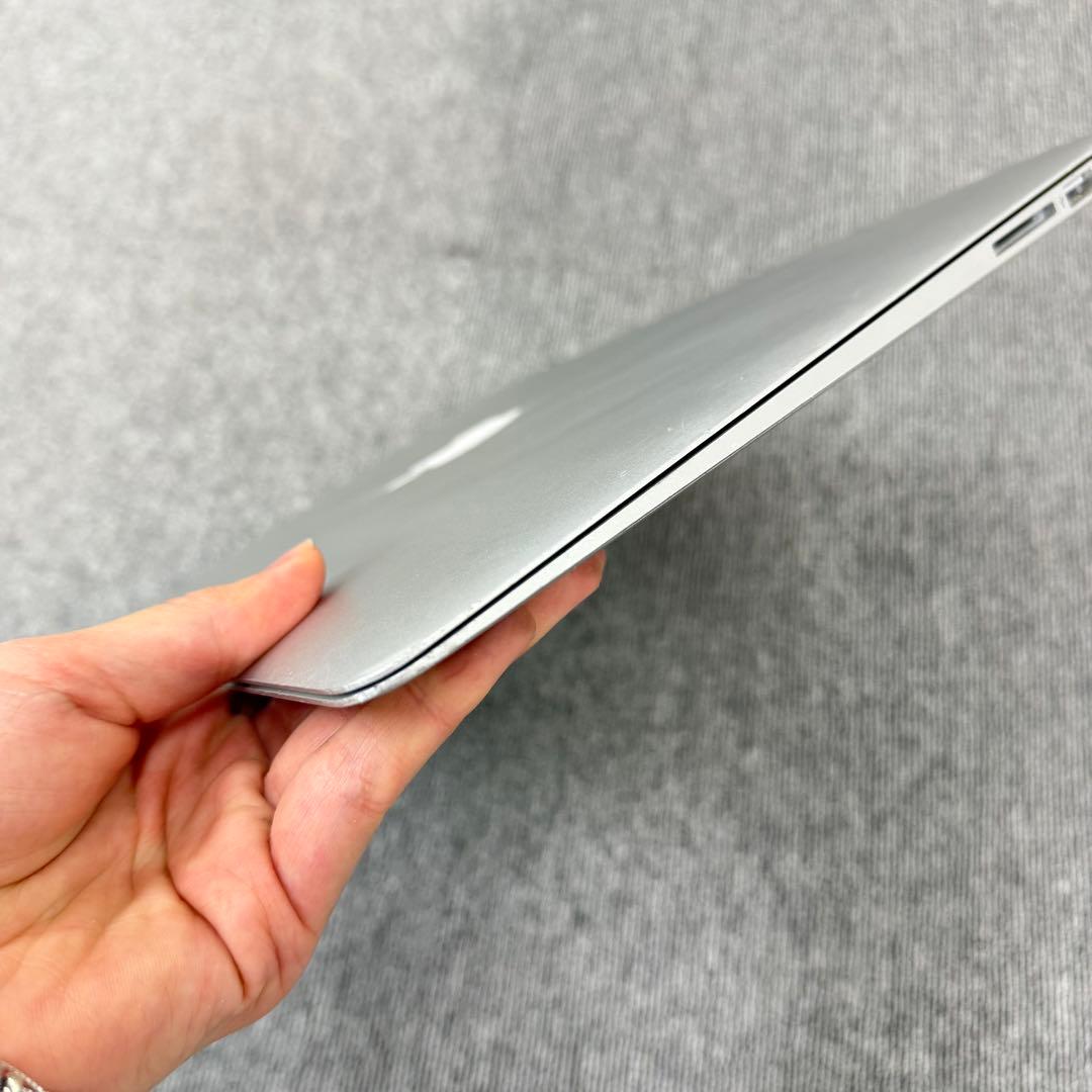 MacBook Air 2015 13インチ4GB/128GBシルバー