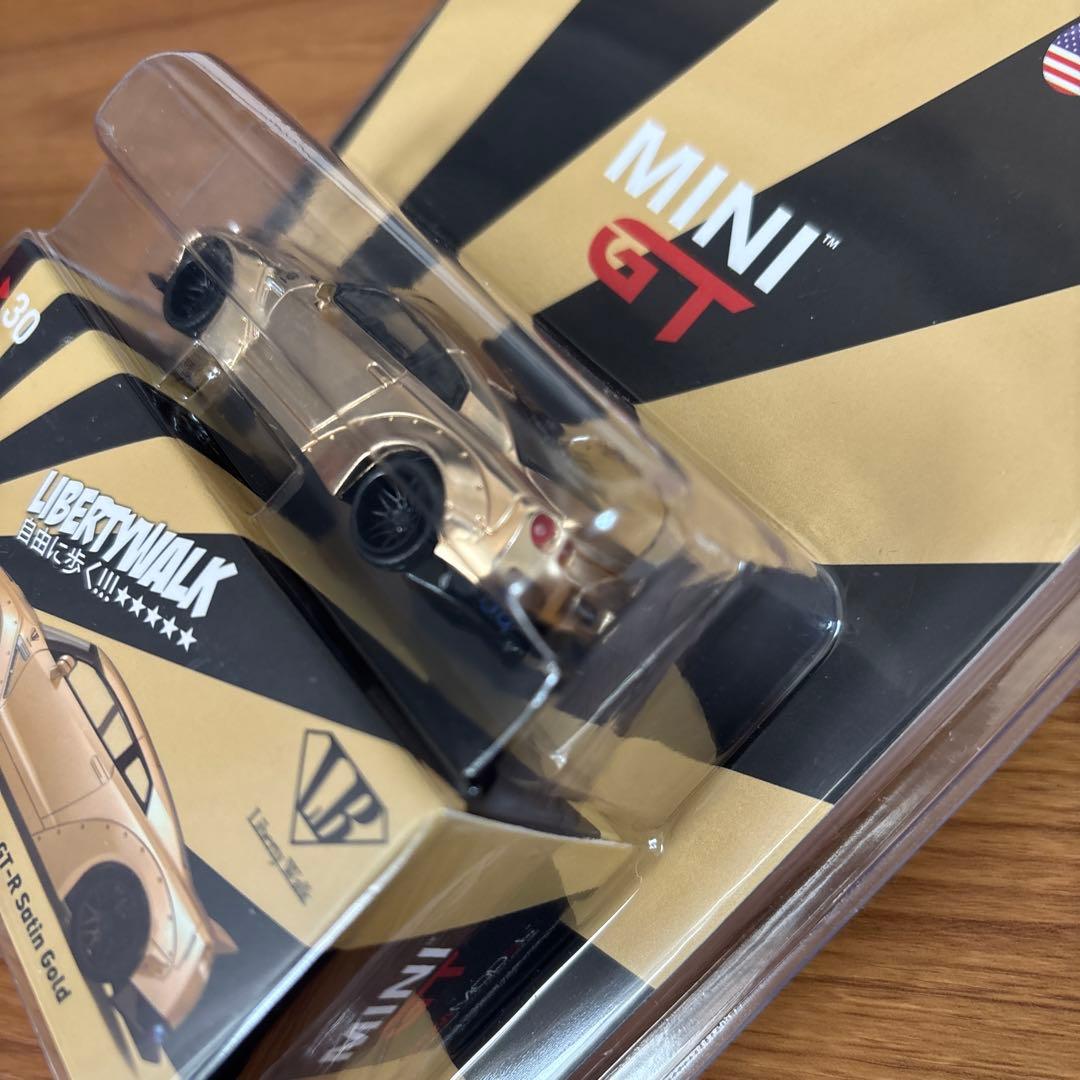 ミニカー MINI GT LBWorks Nissan GT-R Satin Gold