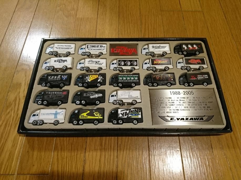 矢沢永吉　歴代トランポ型ミニカー20台セット 1988-2005
