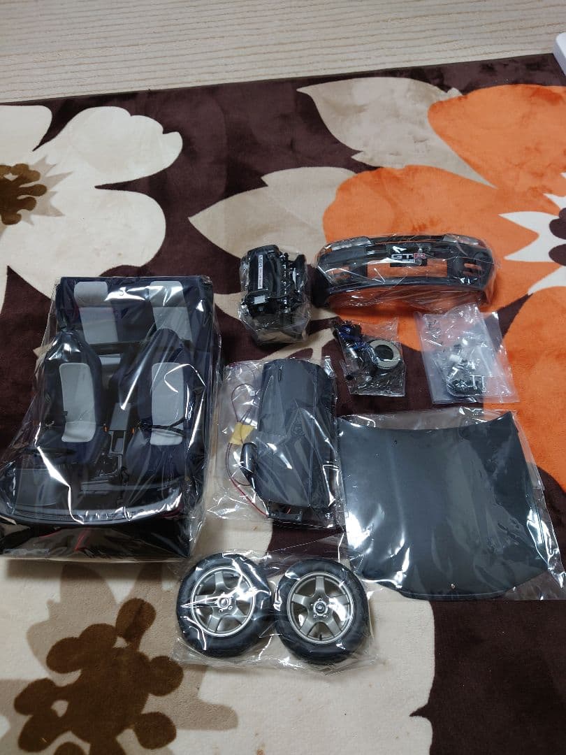 ディアゴスティーニR32スカイラインGT-Rニスモ1/8現状品