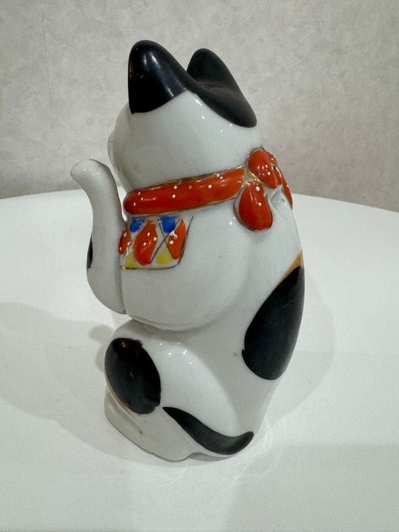 古い招き猫    ^.  ̫ .^ฅ゛