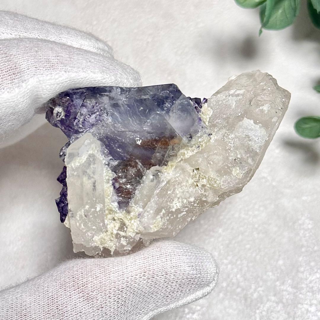 ◆【D018】針状鉱物入りフローライト ヤオガンシャン Aタイプ 原石 鉱物標本