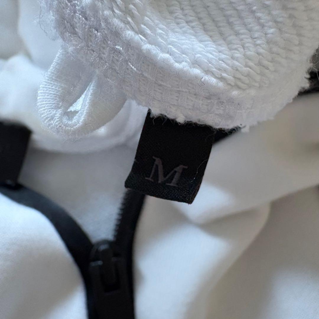 人気！　モンクレール ハーフジップパーカー　　フーデイー　マグリア　M 白