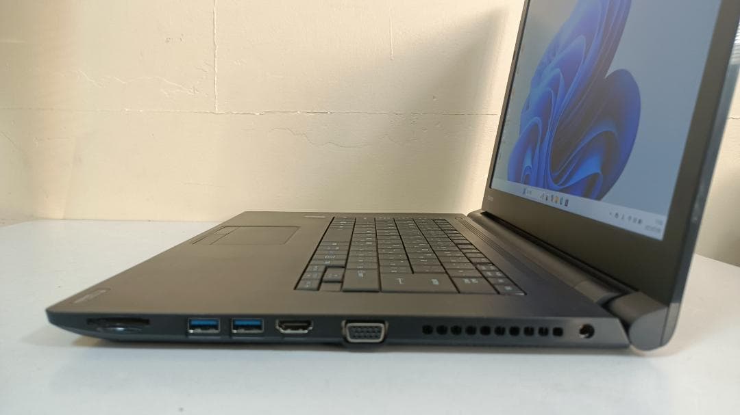 ノートパソコンTOSHIBA第五世代Core i5 SSD512G メモリ16G