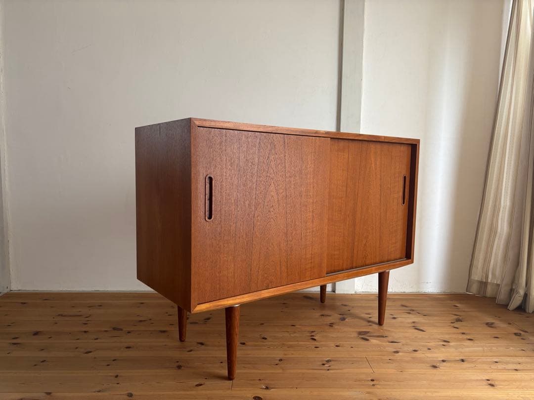 Hundevad＆Co / カルロ・イェンセン サイドボード