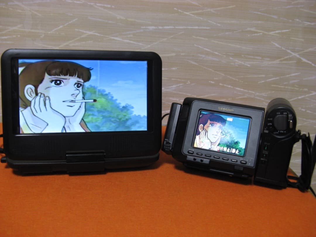 動作OK❗️☆シャープの液晶Hi8/8ミリビデオカメラ・VL-HL15