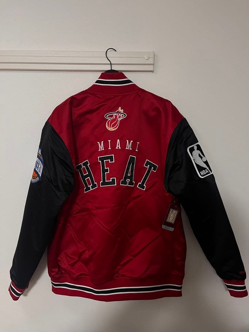 新品 NBAサテンジャケット マイアミヒート XL サンダーボルト