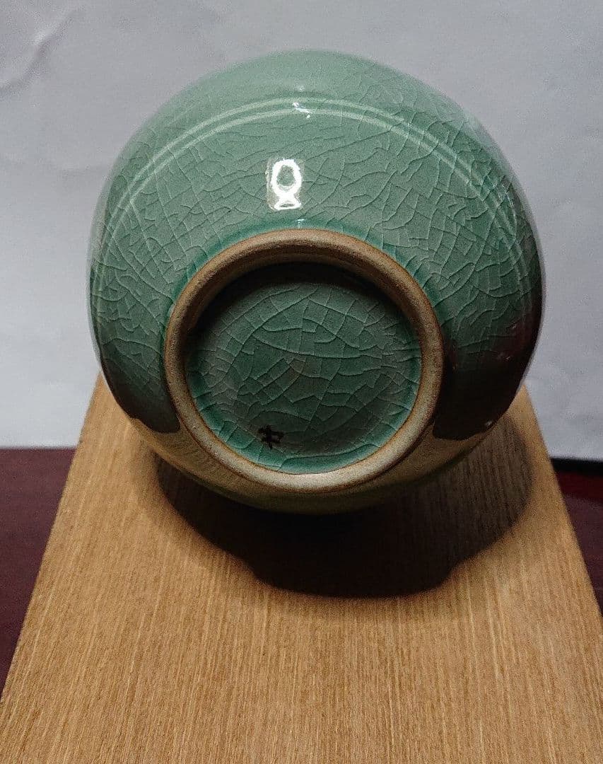 青磁の一輪挿し