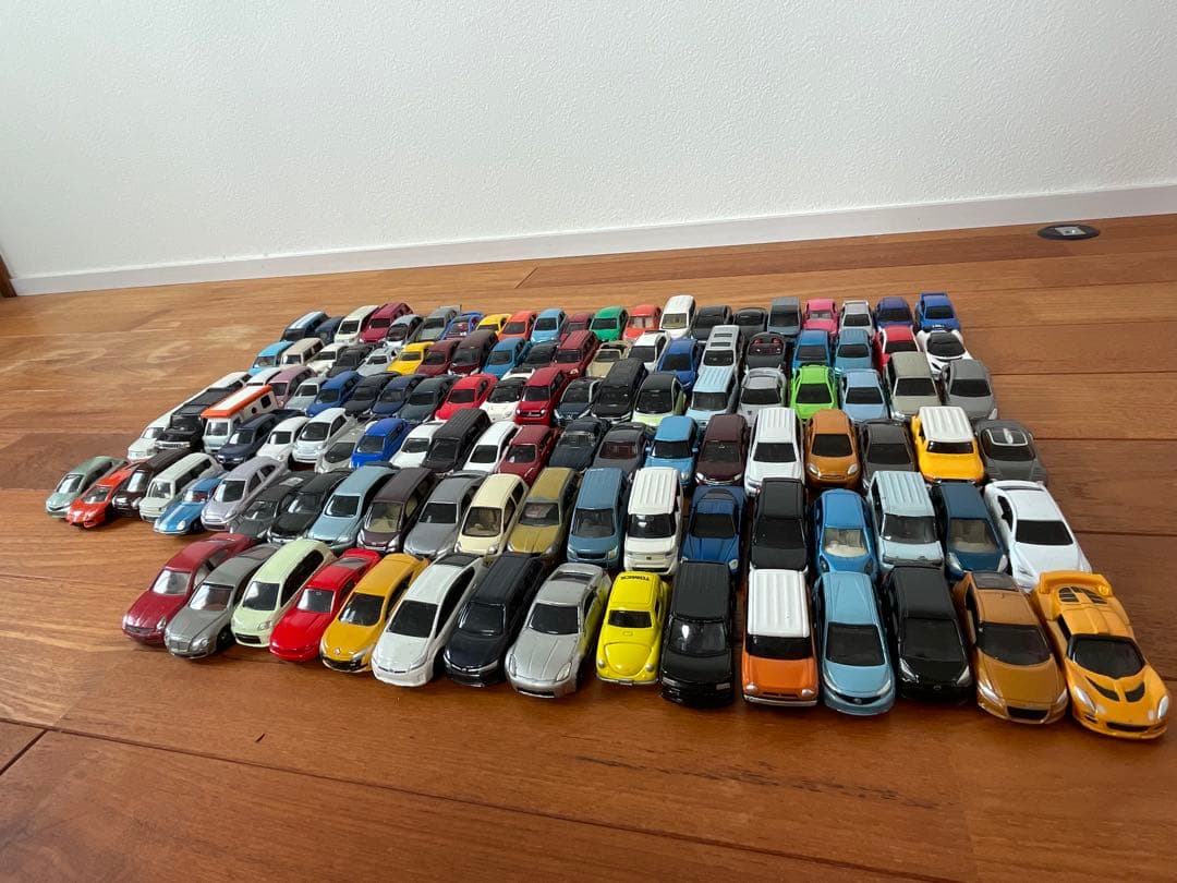 トミカ　まとめ売り　約120台（国産車、外車、スポーツカー）