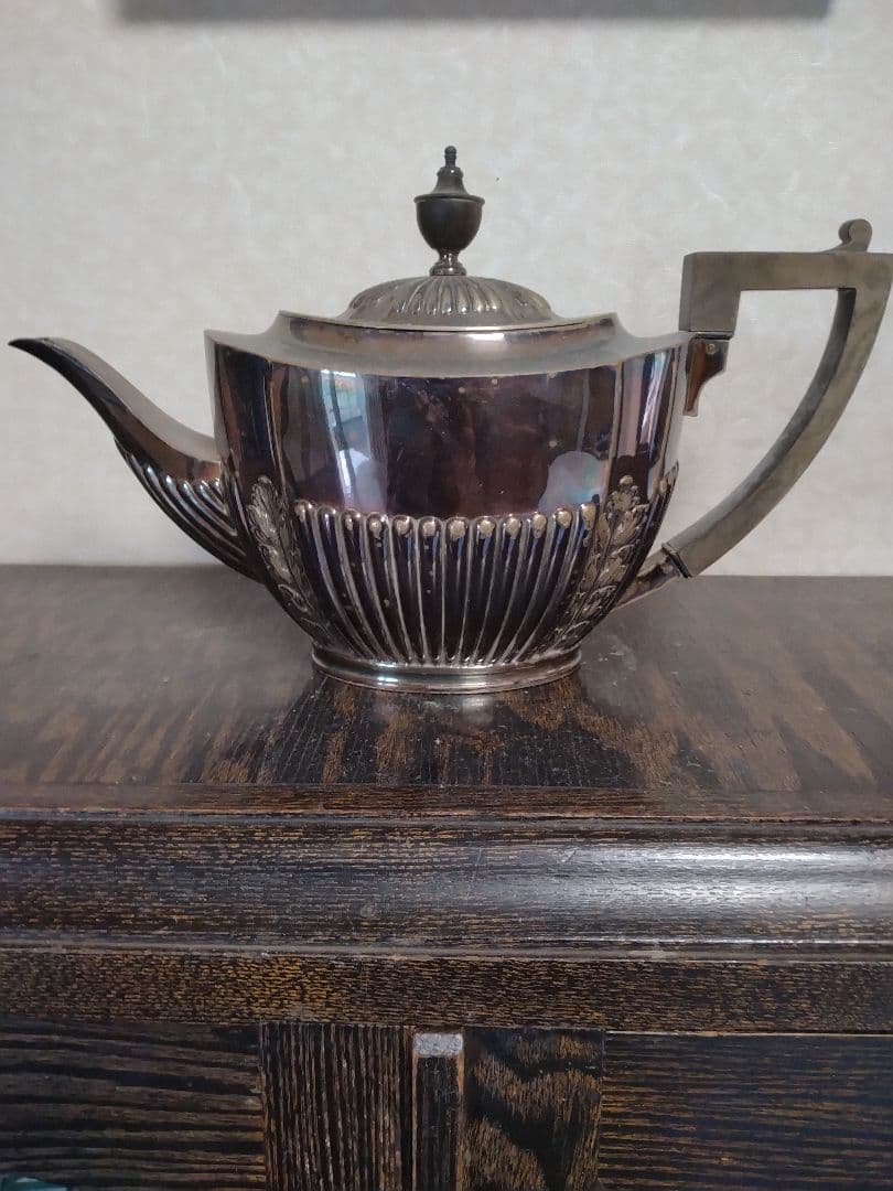 英国イギリスビンテージ　シルバープレート　ティーポット　アンティーク　レトロ