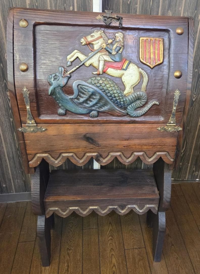 〈現状渡し〉騎士ドラゴン彫刻 木製 収納家具