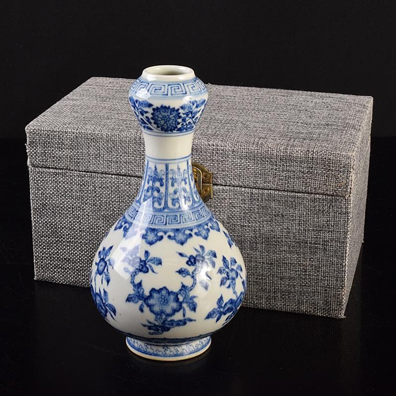 中国　大清乾隆年製　青花花卉文蒜頭瓶　M　7890E