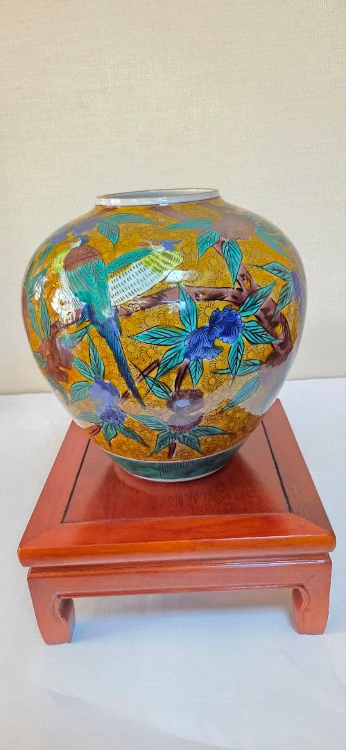 九谷焼角福印壺台座付き