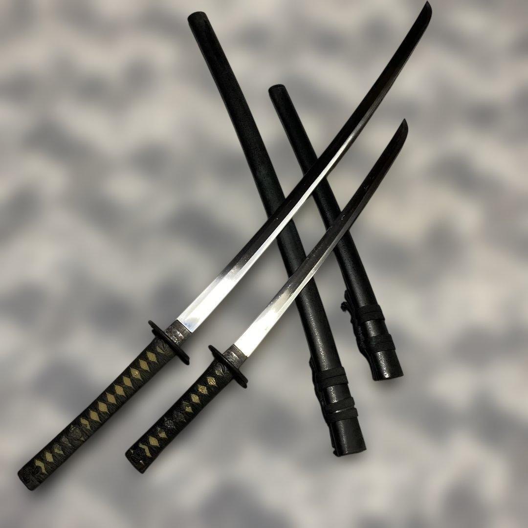 模造刀大小２本 黒柄 鶴松楕円鍔 黒梨地鞘