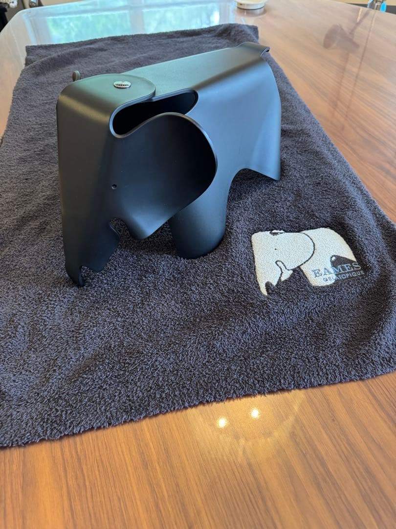 ヴィトラ　エレファントスツール　スモール　黒 ジェラートピケ イームズ 膝掛け