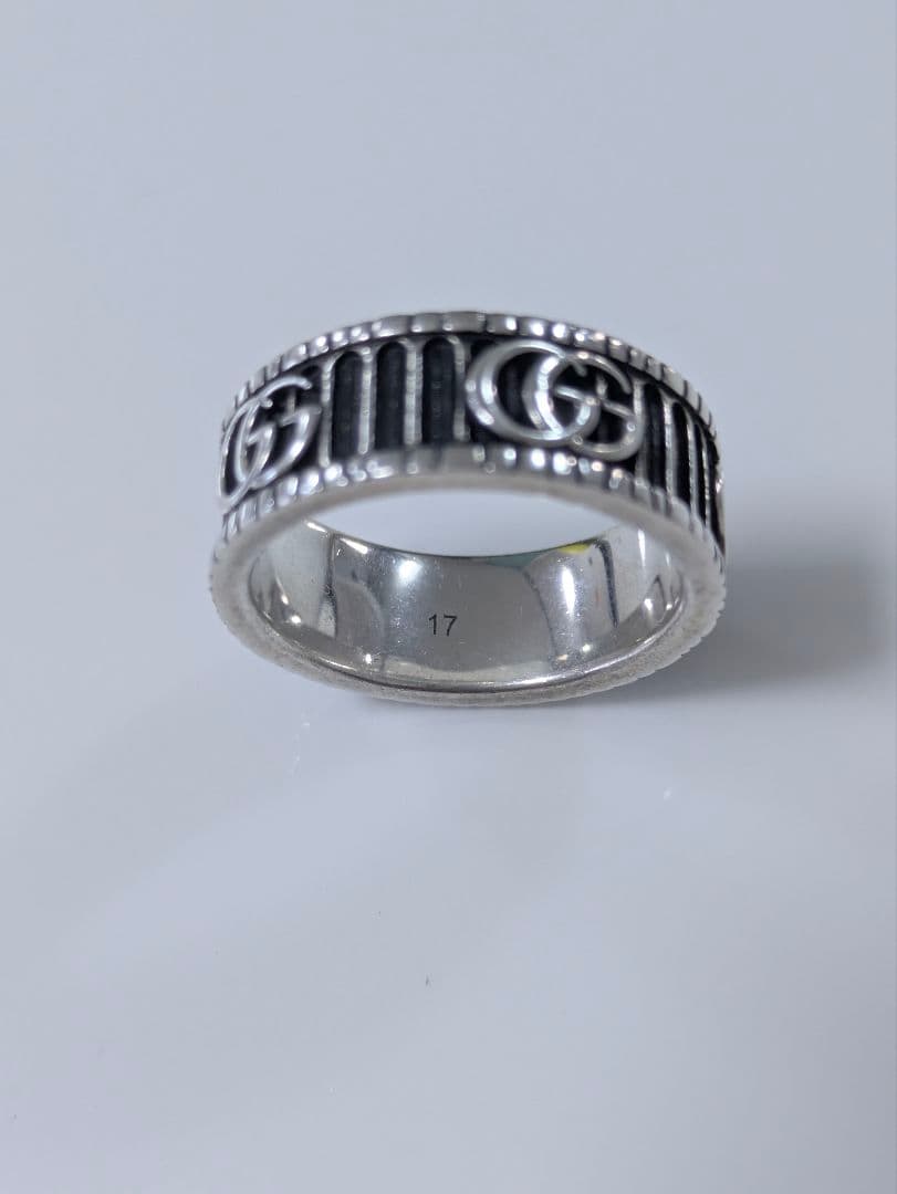 GUCCI インターロッキングG シルバー ブラック ロゴリング　17号