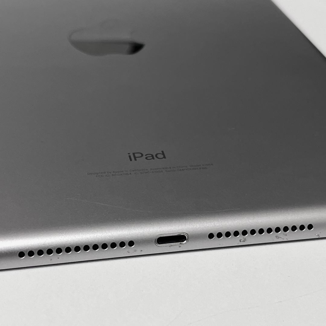 iPad 第6世代 32GB スペースグレイ Wi-Fi+Cellular