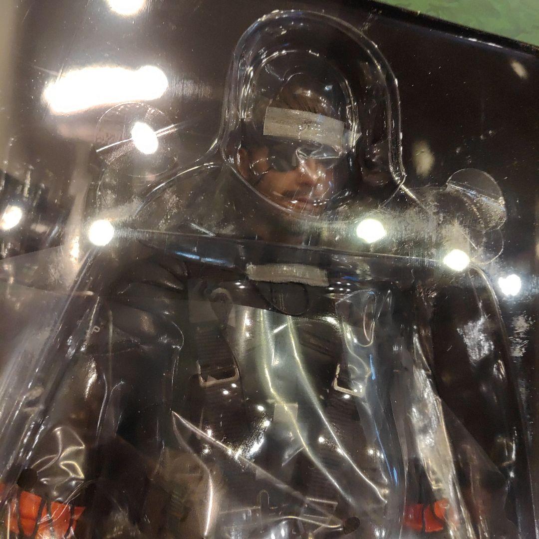 HOTTOYS メタルギア ソリッド３ スネークイーター ネイキッド・スネーク