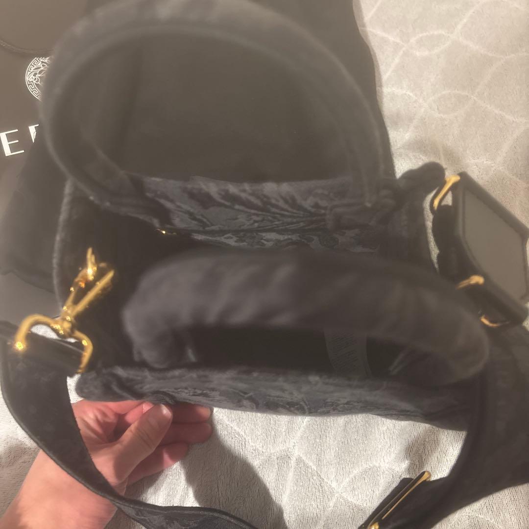 VERSACE ブラック ショルダーバッグ