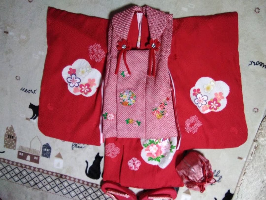 AK です。3歳向け・正絹・お着物と総絞りのお被覆のセット